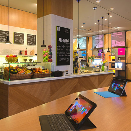 Digital-Eatery-Microsoft-Cafe-Berlin-2