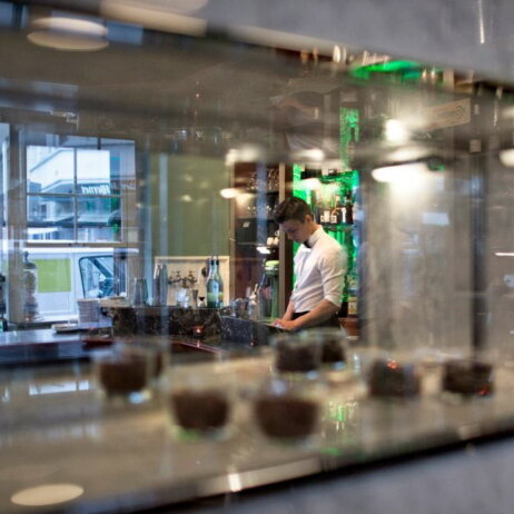 253425_10151406877227544_1533358966_n