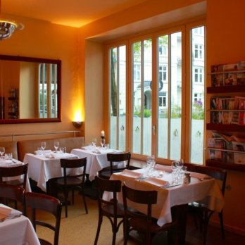 Bruecke-Restaurant-Eppendorf-Tische