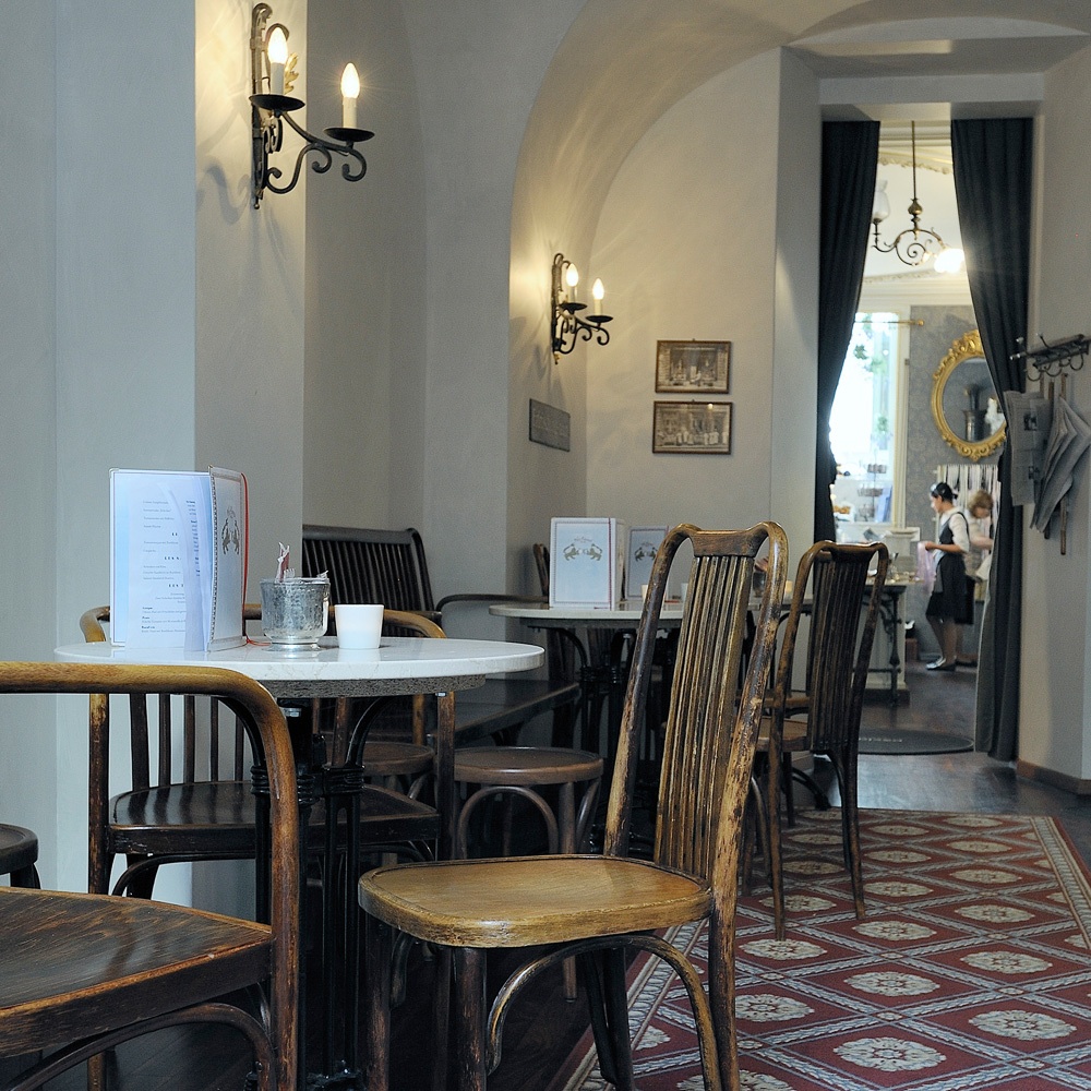 Café 1842 im Haus Conditorei Schober Zürich CREME GUIDES