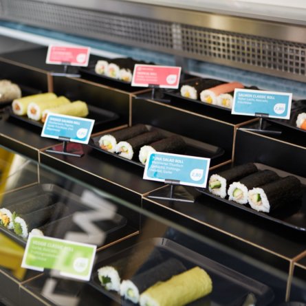 Maki Rolls to go Sushi Rollen Snack Torstraße Auswahl