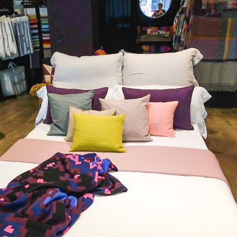 Nickels Bettwäsche Laken Inletts Berlin Bett mit Kissen