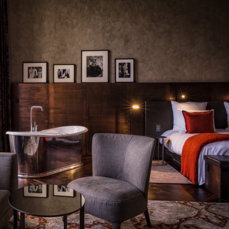 Stue Hotel Berlin Tiergarten Zimmer mit freistehender Badewanne