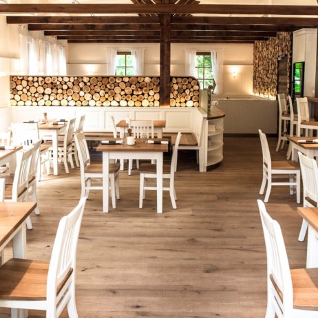 Klee Restaurant Terrasse am See Interieur