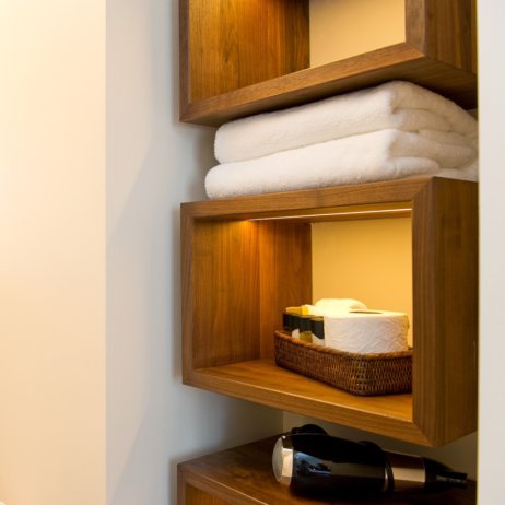 Ni Mo Hotel Zürich Regal