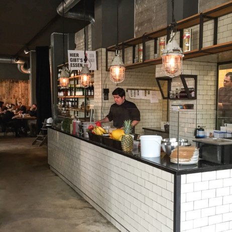 Spreegold Cafe Restaurant Berlin Theke