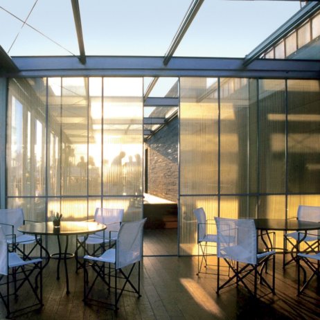 Bayerischer Hof Luxushotel München Blue Spa Lounge Tische