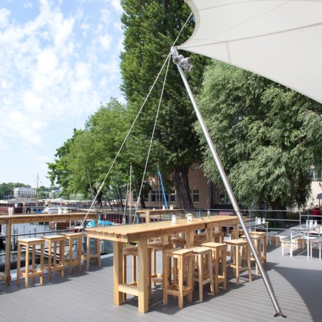 Hafenküche Hafenkante Biergarten Rummelsburg Tische