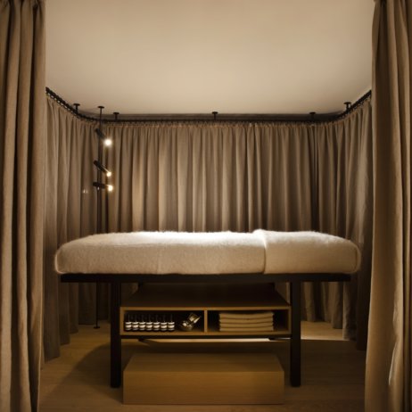 Aesop Store und Spa ABC-Viertel Hamburg Massageliege