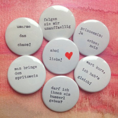 Wortfachgeschäft Nicola Gold Wien Buttons