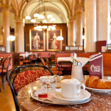 Café Central im Palais Ferstel in Wien-2
