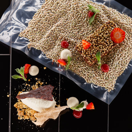 Marthas Restaurant Berlin Dessert mit Erdbeeren