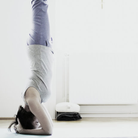 STUDIO ICH Yoga und Impuls-Strömen Kopfstand