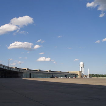 Flughafen Tempelhof Berlin AnneLiWest Hangar