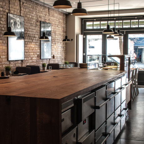 Acht & Dreißig Restaurant Friedrichstraße Berlin Tresen