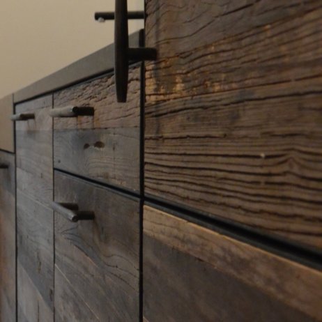 Klewitz. Die Wohnung München - Holzmöbel im Industrial Style