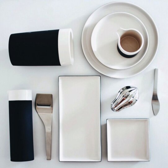 es ce concept München - Servierplatten und Becher aus Keramik von Magisso