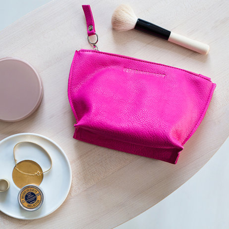 Kathrin Heubeck München - Pinke Kosmetiktasche aus Leder