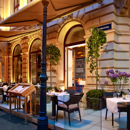 Dstrict Steakhouse im Ritz Carlton Vienna Wien Außenbereich