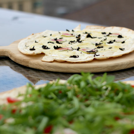 Dstrict Steakhouse im Ritz Carlton Vienna Wien Flammkuchen