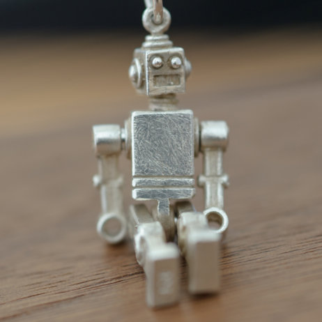 Runde Ringe München - Handgefertigter Roboter Anhänger