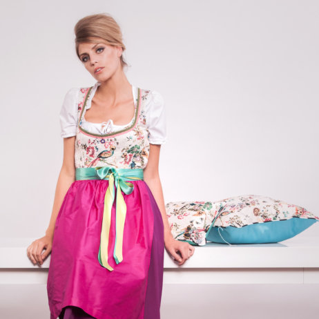 Ursula von Minckwitz München Dirndl Pink