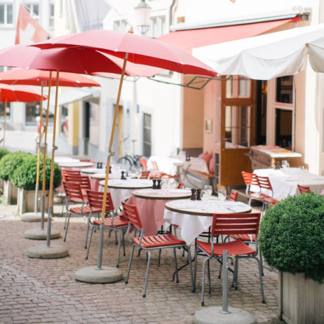 Lumiere französisches Restaurant Zürich Tische draußen