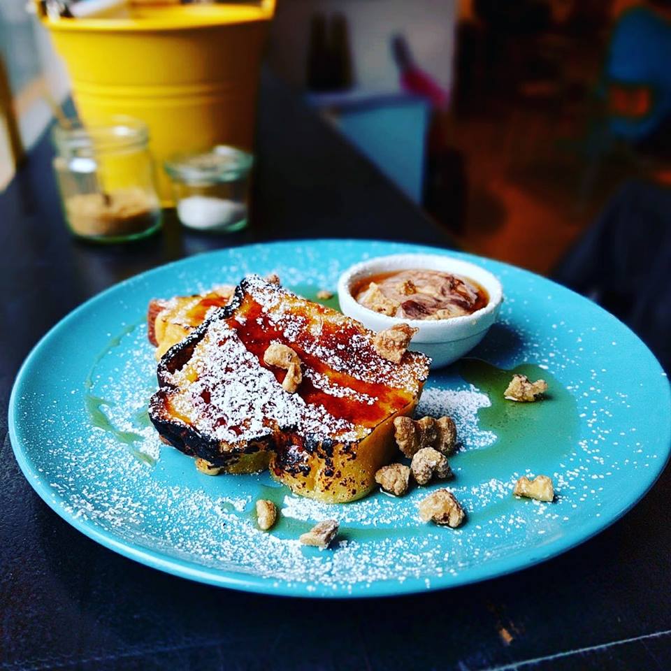 Allans Breakfast Club Wein und Brunch in Prenzlauer Berg Berlin