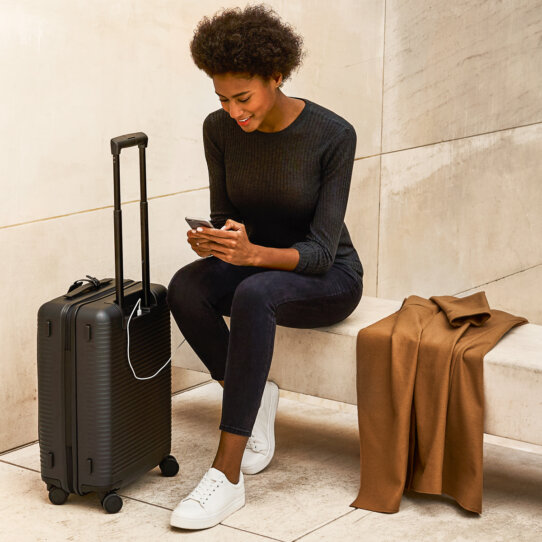 Smart Luggage by Horizn Studios in 