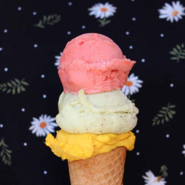Eis von Süßfein auf der Brunnenstraße in Berlin Mitte