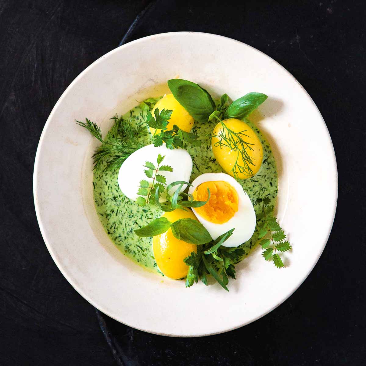 Rezept für Eier mit grüner Soße von Stevan Paul | CREME GUIDES