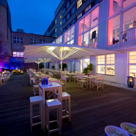 Sommergarten im Hotel Ellington Berlin Wilmersdorf 10
