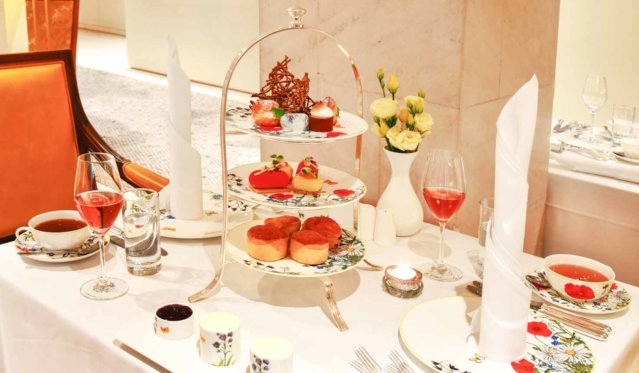 Adlon Sweet victoria tea