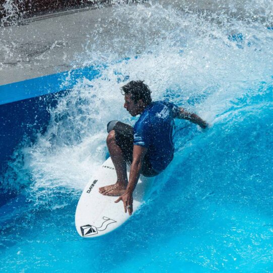 Outdoor Surfanlage Urbansurf in Zürich