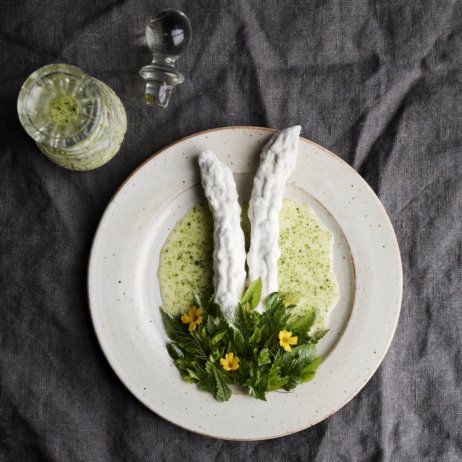 Restaurant Noma Kopenhagen_vegetarisches Sommermenü_Grüner Spargel mit Kräutern