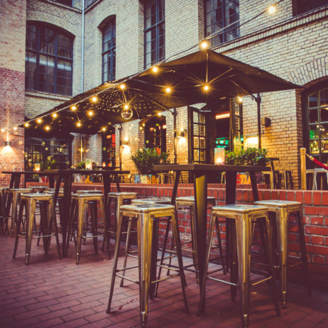 Pawn Dot Com Bar mit Terrasse in Berlin Mitte