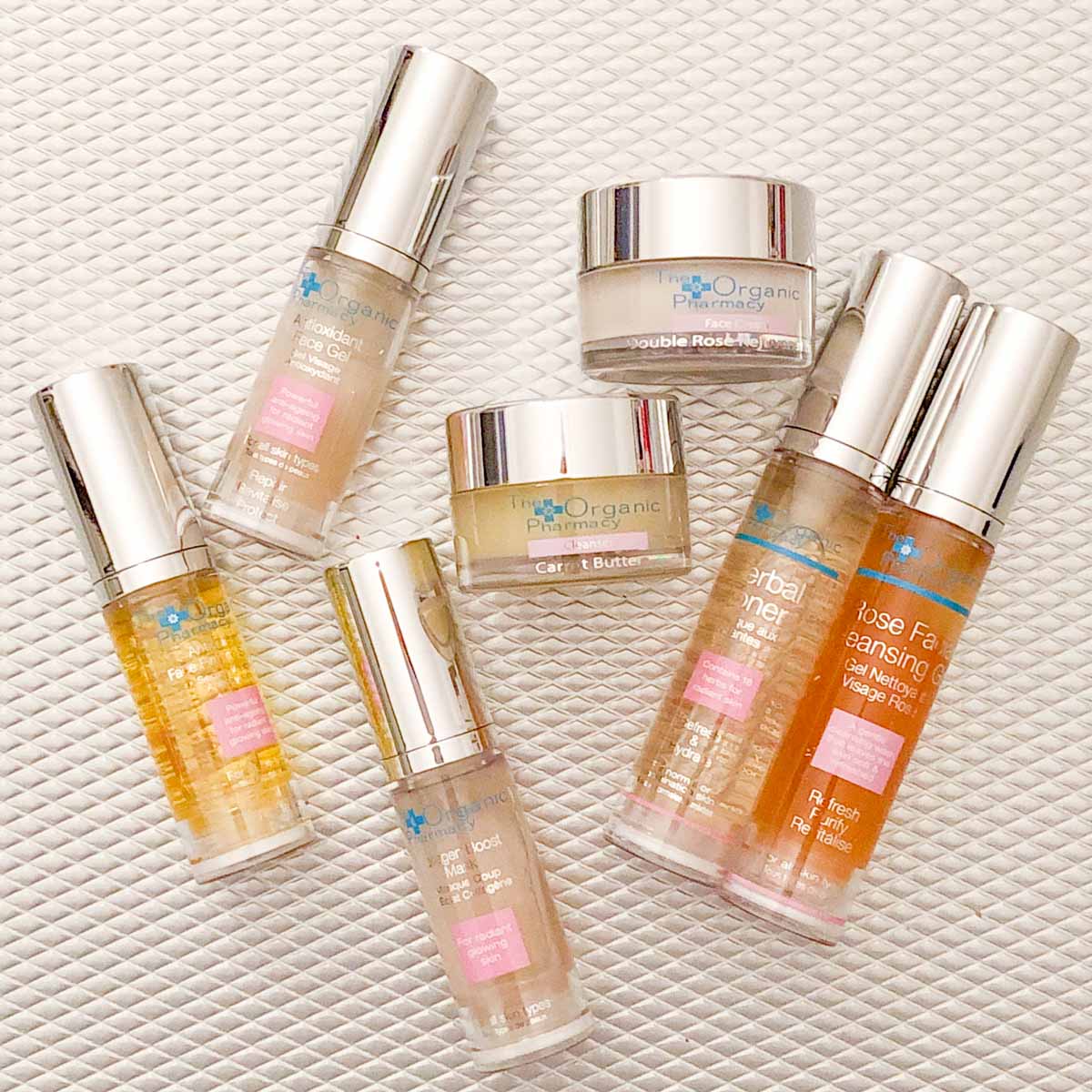 The Hero Skin Care Kit von The Organic Pharmacy  CREME GUIDES