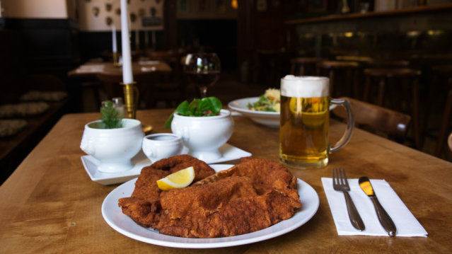 Schnitzel im Restaurant Austria Berlin Schnitzel im Restaurant Austria Berlin