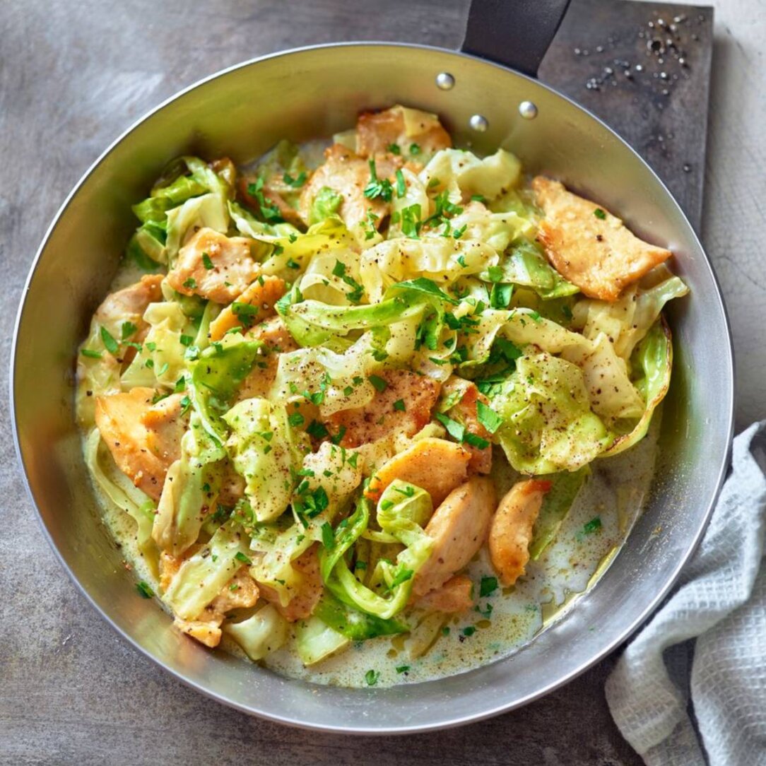 Hähnchenstreifen mit Spitzkohl aus Low Carb High Fiber