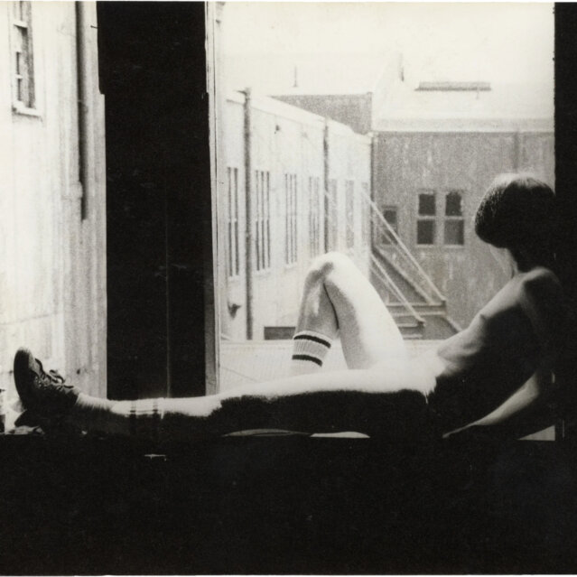 Alvin Baltrop, “The Piers (man sitting on windowsill)”, n.d. (1975-1986). Courtesy Galerie Buchholz, BerlinCologneNew York