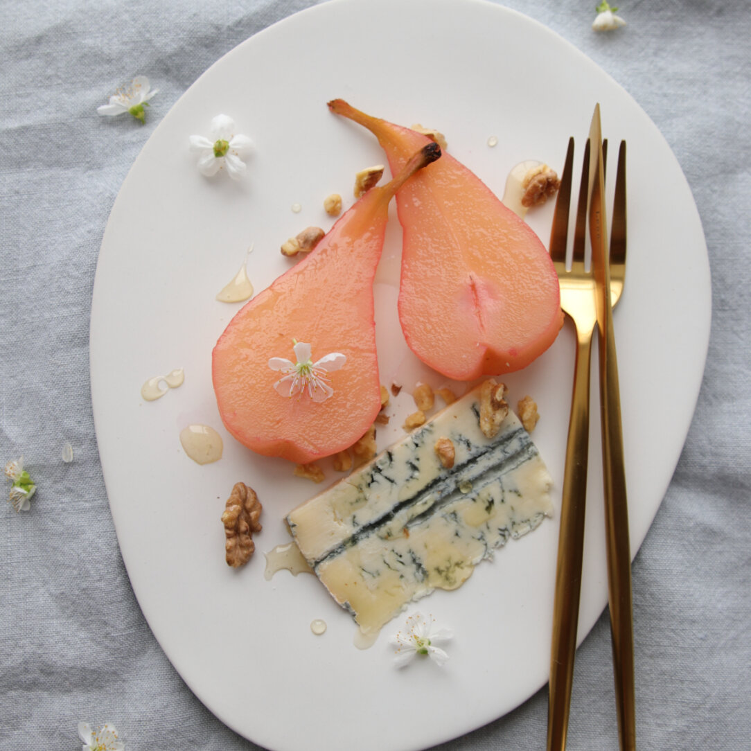 Rosé-Birnen mit Blauschimmelkäse | CREME GUIDES