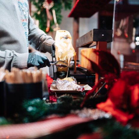 Raclette Weihnachtsmarkt Claerchens Ballhaus Christmas Berlin