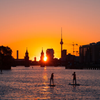 Sunset sky Berlin Panorama - river Spree, Oberbaum Bridge, Tv To