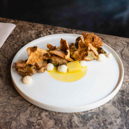 Holly Gastrobar_Topinambourg, pickled pear, Riesling, chicken consommé, brown butter_Photo ©Luke Johnson_3