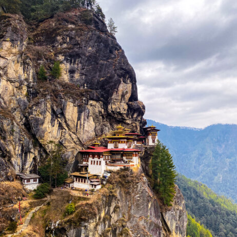 Tiger Nest Buthan I Photo by Mike Swigunski on Unsplash
