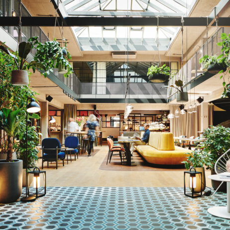 1_Gilbert_&flora(c)michaelkoenigshofer