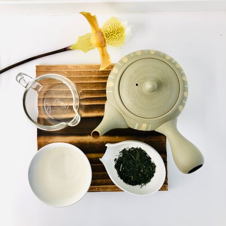 Jadetee und Keramik - 1