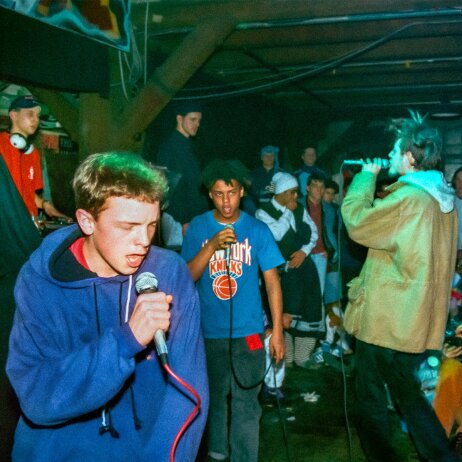 wysiwyg_Presse_Ausstellungen_ESWB_Die_Absoluten_Beginner_in_der_Fabrik_in_Ottensen_5.Maerz_1993_in_der_Fabrik_in_Otttensen_Foto_Ulli_Mehlich_EINE_STADT_WIRD_BUNT(1)