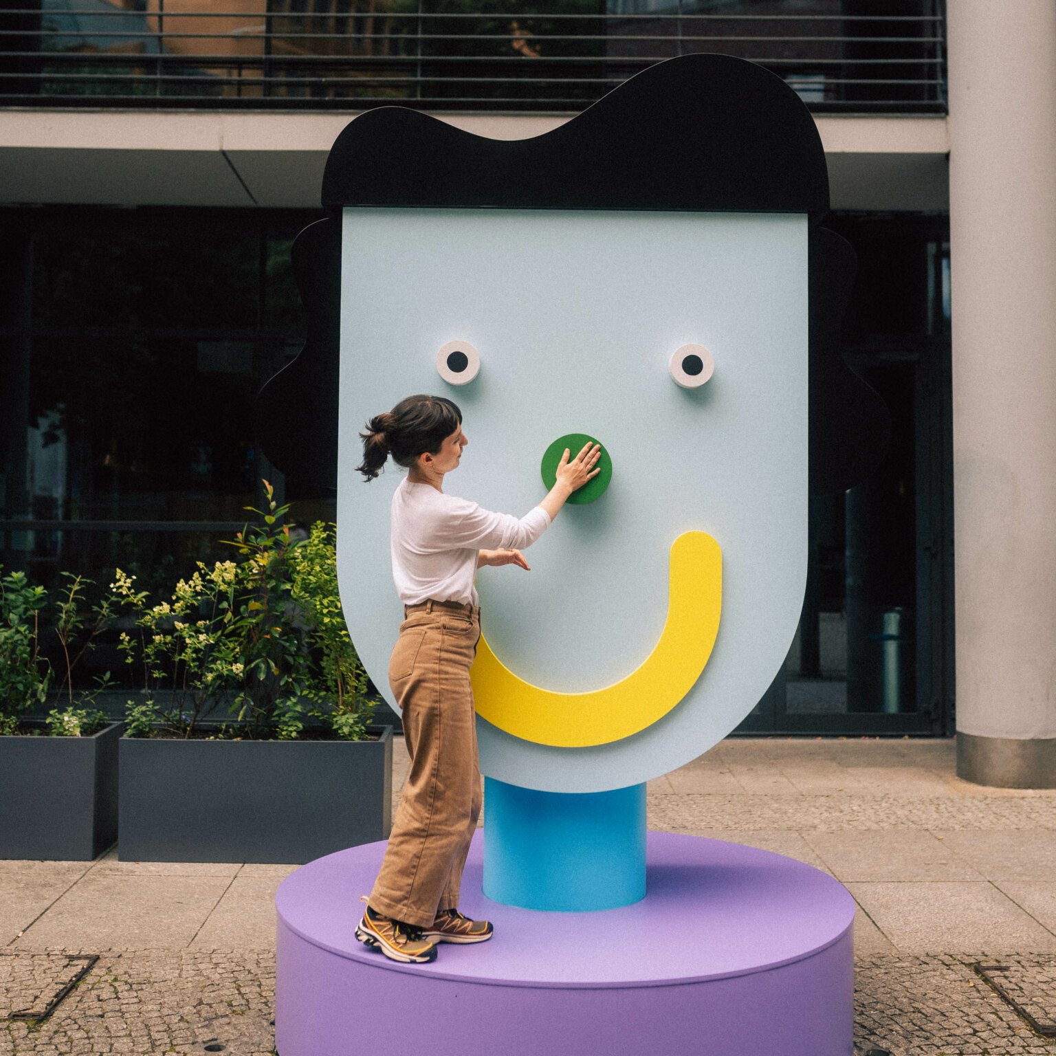 Künstlerin Jill Senft am Potsdamer Platz-19