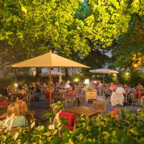 Café Diglas Garten Wien-5